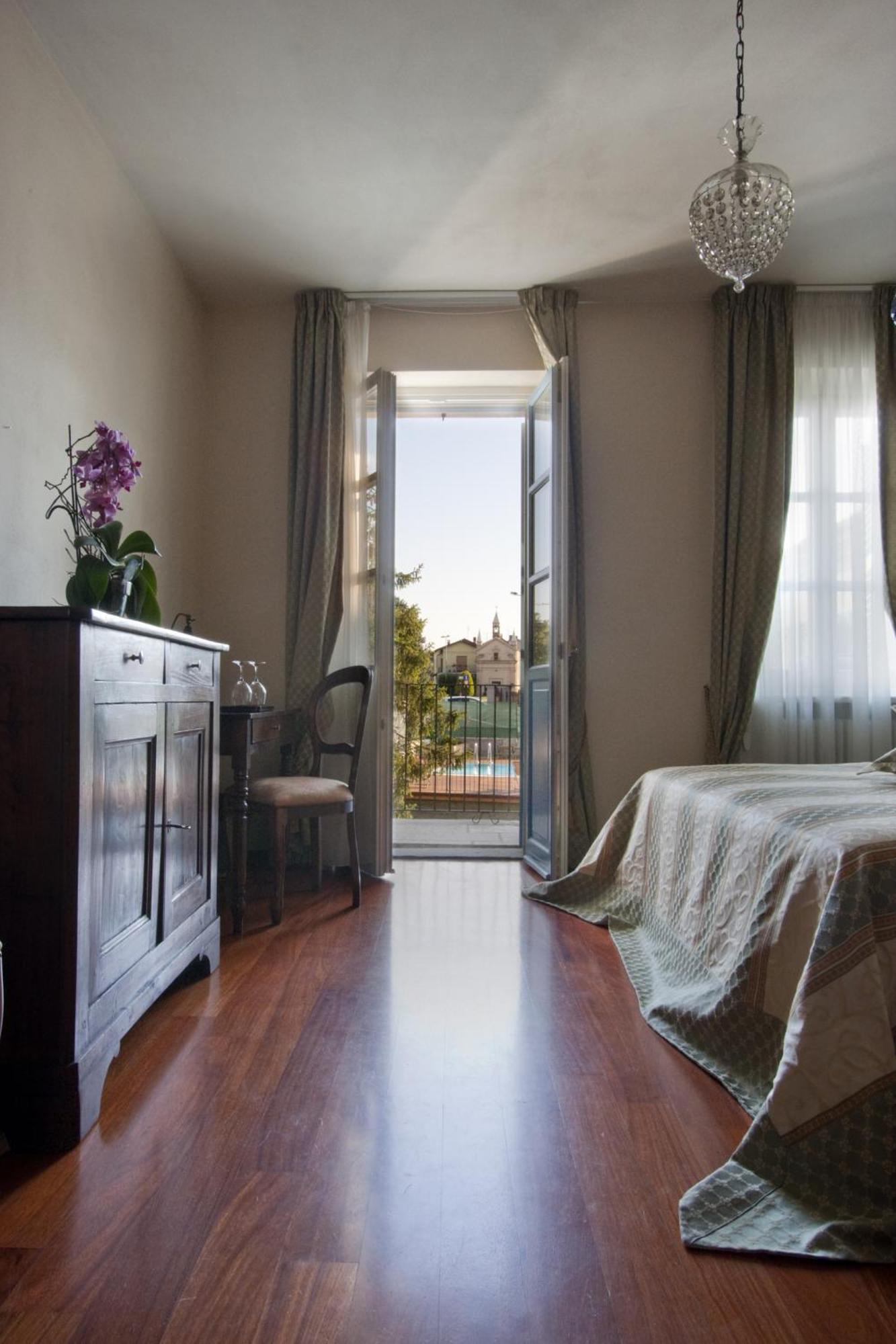 Locanda Dell' Orso Bevitore Verduno Rom bilde