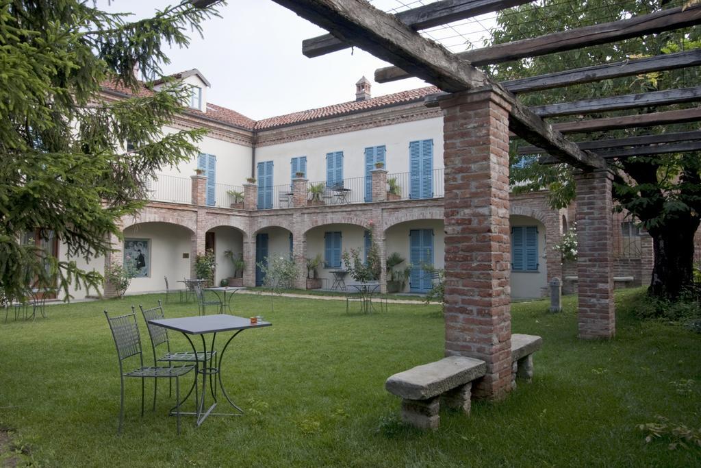 Locanda Dell' Orso Bevitore Verduno Eksteriør bilde